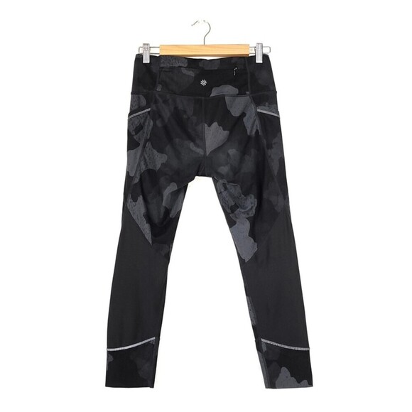 ATHELTA Shadow Camo Relay 2.0 Capri Tight Leggings Black and Grey Womens Small - Picture 4 of 10